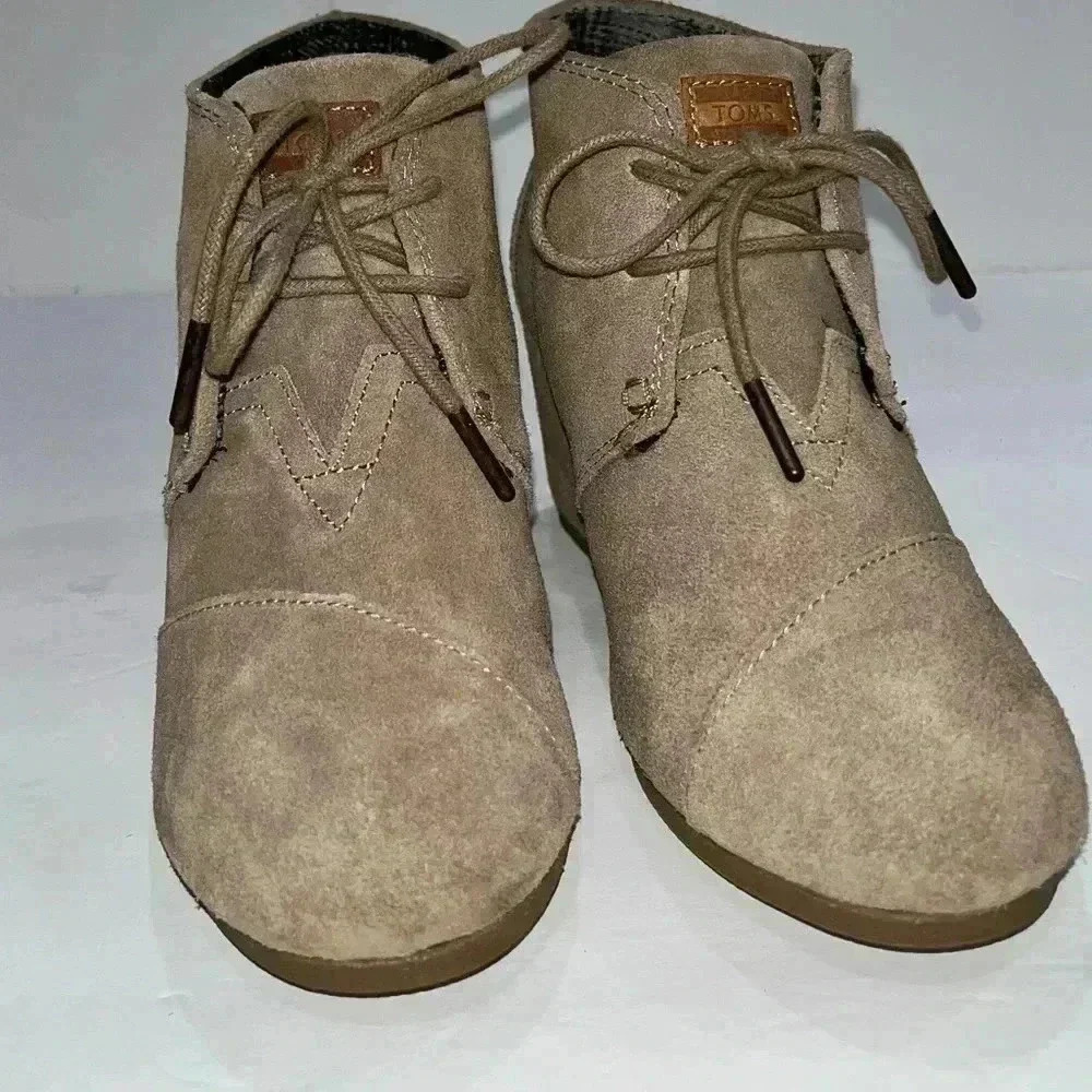 Toms Kayla Lace up Suede Wedge Bootie size 7W shoes - Picture 10 of 11